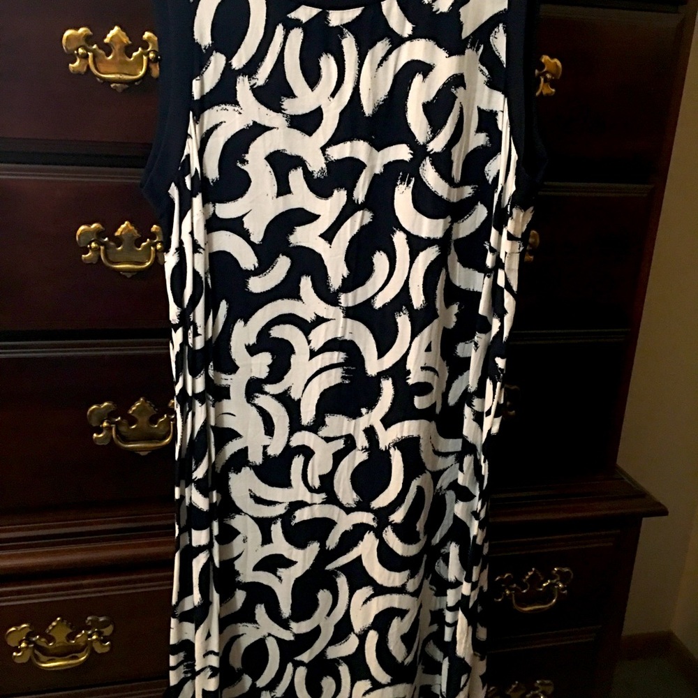 Ladies sleeveless summer dress